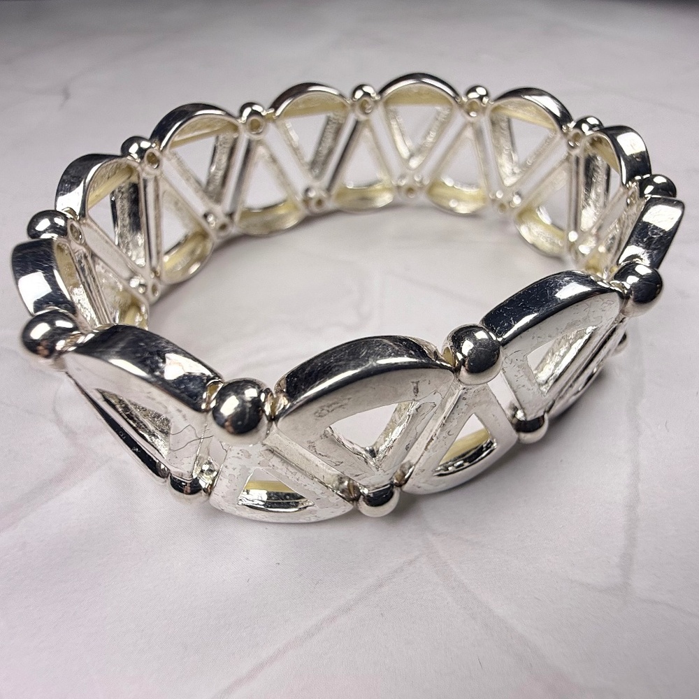 Silver Tone Stretchy Bracelet